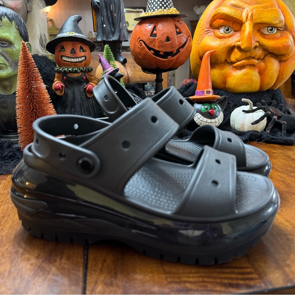 CROCS Mega Crush Black Platform Sandals size 8